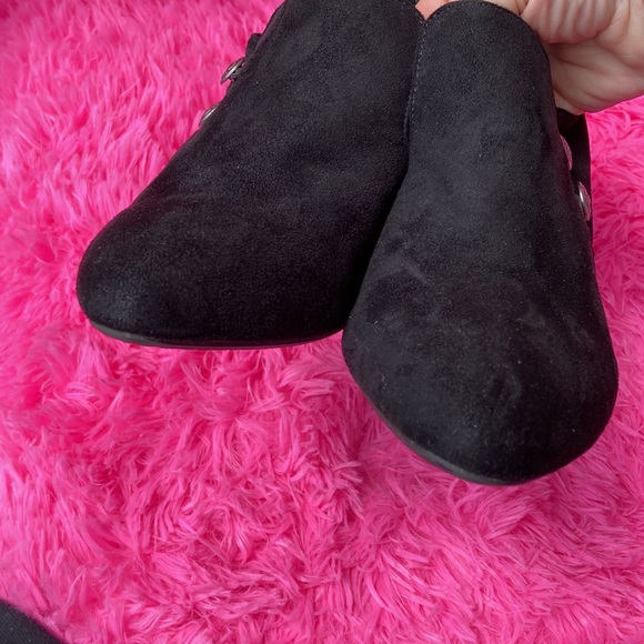 Rialto suede look button detail shoes (shoeties) in black size 9.5 - Picture 7 of 11